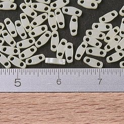 MIYUKIクォーターティラビーズ  日本製シードビーズ  2穴  （QTL513)バタークリームセイロン  5x1.2x1.9mm  穴：0.8mm  約480PCS /ボトル  10 G /ボトル&nbsp;SEED-JP0008-QTL0513