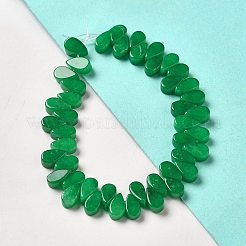 天然石マレーシアジェイドビーズ連売り  染め  ティアドロップ  トップ掘削  9~10x5~5.5x3.5~4mm  穴：0.7mm  約40~48個/連  7.09~7.28''（18~18.5cm）。&nbsp;G-B064-B57
