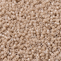 MIYUKIデリカビーズ  シリンダー  日本製シードビーズ  11/0  （db0208)不透明な黄褐色の光沢  1.3x1.6mm  穴：0.8mm  約2000PCS /ボトル  10 G /ボトル&nbsp;SEED-JP0008-DB0208