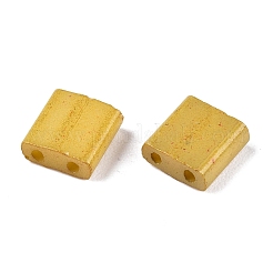 2穴ベーキングペイントガラスシードビーズ  正方形  ゴールデンロッド  5x4.5~5.5x2~2.5mm  穴：0.5~0.8mm&nbsp;SEED-S023-17C-22