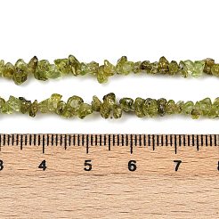 天然石ペリドットビーズ連売り  グレードA  チップ  3~5x3~5x2mm  穴：1mm  32.01''（81.3センチメートル）&nbsp;X-G-P332-48-02