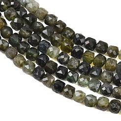 ナチュラルグリーントルマリンビーズ連売り  多面カット  キューブ  4x4.3x4.3mm  穴：0.7~0.8mm  約93~96個/連  14.88''~15.16''（37.8~38.5センチメートル）&nbsp;G-Z163-A02-4x4mm