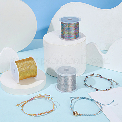 3ロール 3色 3本撚りポリエステル編みメタリックコード  DIY編み込みブレスレットの作り方と刺繍  ミックスカラー  0.2~0.3mm  約109.36ヤード（100m）/ロール  1ロール/色&nbsp;OCOR-BC0006-24
