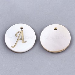天然淡水シェルのペンダント  金メッキ真鍮エッチング金属装飾付き  アルファベット付きフラットラウンド  アルファベット  a～zの文字  15x2mm  穴：1.2mm  26個/セット&nbsp;SHEL-N027-04