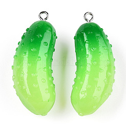 不透明樹脂の野菜ペンダント  ミニチュア3Dキュウリチャーム  プラチナメッキ鉄ループ付き  緑黄  38~41x16x14.5mm  穴：2mm&nbsp;RESI-N039-79