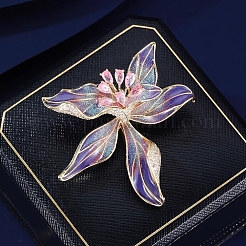 アイリスの花のエナメルピン  バックパックの服のための合金ラインストーンブローチ  グリッターパウダー付き  ミディアムスレートブルー  53x52mm&nbsp;PW-WGC4E38-01