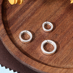 スターリングシルバースプリングゲートリング925個  両面スエード生地シルバー磨き布付き  銀  9ゲージ  12x3mm  穴：8mm&nbsp;STER-BBC0009-23