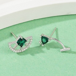 925スターリングシルバーキュービックジルコニアスタッドピアス  半円  左右  銀  9x12.5mm&nbsp;EJEW-V019-01P