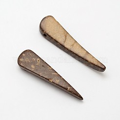 三角形のココナッツペンダント  キャメル  27~30x7x4~5mm  穴：1mm  約688個/500g&nbsp;COCO-N001-39A