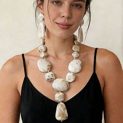 Exaggerated Resin Nuggets Pendant Beaded Necklaces for Women&nbsp;WG13923-01