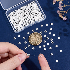 ラックメッキ真鍮スペーサービーズ300個  長持ちメッキ  ヒシビーズ  フラットラウンド  銀  4x0.5mm  穴：1.2mm&nbsp;KK-PH0012-64