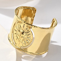 304ステンレススチール製カフバングル  女性用幅広バンドバングル  太陽  18KGP本金メッキ  1-3/4インチ（4.55cm）  内径：2-1/8x2-3/8インチ（5.45x5.95cm）&nbsp;BJEW-C095-02G