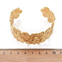 女性用304ステンレススチールカフバングル  花  ゴールドカラー  内径：2-3/8x1-3/4インチ（5.9x4.4cm）&nbsp;BJEW-B108-08G