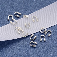 真鍮製U字カンU字金具  銀色のメッキ  約4 mm幅  長さ5mm  厚さ1mm  穴：0.5mm