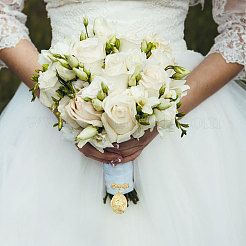 結婚式の写真用真鍮ロケットペンダントブローチ4個  蝶結びのキルトピン  花とオーバル  ゴールドカラー  46mm&nbsp;JEWB-CA00012
