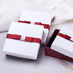 長方形ジュエリーセット厚紙箱  スポンジとリボン付き  ホワイト  9x9x3cm&nbsp;CBOX-TA0001-02