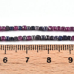 天然赤コランダム/ルビーおよびサファイアビーズ連売り  ファセットテーブルカットキューブ  2x2x2mm  穴：0.5mm  約188~189個/連  15.47''（39.3センチメートル）&nbsp;G-T141-70