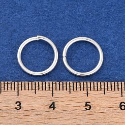 真鍮のこぎりで丸カンを切り開きます  カドミウムフリー＆鉛フリー  銀  12x1.2mm  17ゲージ  内径：9.5mm  約1470個/500g&nbsp;KK-G514-01K-S
