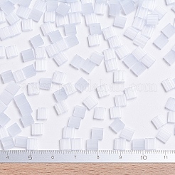 MIYUKIティラビーズ  日本製シードビーズ  2穴  （tl2563)シルク淡いライトラベンダー  5x5x1.9mm  穴：0.8mm  約118個/10g&nbsp;X-SEED-J020-TL2563