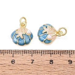 真鍮製エナメルチャーム  ABS樹脂製の模造パールと透明なキュービックジルコニアを使用  貝殻の形のチャーム  ゴールドカラー  ディープスカイブルー  14x12x4.5mm  穴：3mm  丸カン：5x0.8ミリ  内径：3mm&nbsp;KK-Q077-09G-03