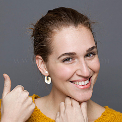 4ペア 4色 プラスチック&樹脂 Cシェイプ スタッドピアス、スターリングシルバーピン925本付き  女性のための腹筋イミテーションパールビーズイヤリング  ミックスカラー  30x23.5x8mm  ピン：0.6mm  1ペア/カラー&nbsp;EJEW-AN0003-11