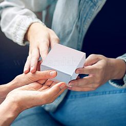 クラフト紙箱  結婚式の創造的なキャンディーボックス  正方形  カラフル  5x5x3cm&nbsp;LS-CBOX-NB0001-20
