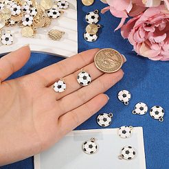 合金とエナメルのペンダント64個、2スタイル  サッカーのチャーム  ゴールドカラー  ホワイト  15~17x12~13.5x1~2mm  穴：1.6~2mm  32個/スタイル&nbsp;ENAM-PH0003-39