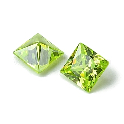 キュービックジルコニアカボション  ポイントバック  正方形  緑黄  8x8x4mm&nbsp;ZIRC-P116-01B-03