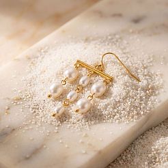 304ステンレススチールとプラスチックパールを使用したオーバルビーズのタッセル付きシャンデリアピアス（女性用）  ゴールドカラー  34mm&nbsp;WGBEBE0-01