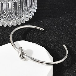 女性用304ステンレススチールカフバングル  結び目  ステンレス鋼色  3/8インチ（1cm）  内径：2-1/2x1-3/4インチ（6.2x4.6cm）&nbsp;BJEW-C088-04P