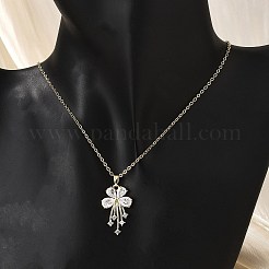 真鍮マイクロパヴェキュービッククリアジルコニアバタフライペンダントネックレス（女性用）  304ステンレススチールチェーン付き  イオンプレーティング（ip）  ゴールドカラー  15.75インチ（40cm）&nbsp;NJEW-S448-06G