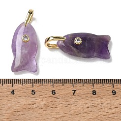 天然石アメジストペンダント  真鍮マイクロパヴェクリアキュービックジルコニアの留め具が付いた魚のチャーム  ゴールドカラー  27~27.5x13.5~14.5x7~7.5mm  穴：6.5x4.5mm&nbsp;G-A297-01G-18