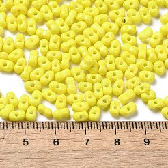 焼付塗装ガラスシードビーズ  ピーナッツ  きいろ  5.5~6x3~3.5x3mm  穴：1~1.2mm  約4000個/ポンド&nbsp;SEED-K009-01A-08