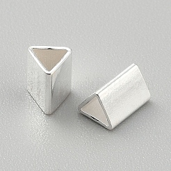 925スターリングシルバービーズ  銀色のメッキ  三角形  4x4.5x6mm  穴：3x3mm&nbsp;STER-WH0008-63H-S