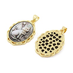 天然の黒リップシェル彫刻猫ペンダント  真鍮のオーバルチャーム  ゴールドカラー  27x19.5x2.5~3.5mm  穴：4x3.5mm&nbsp;KK-S506-04A-G