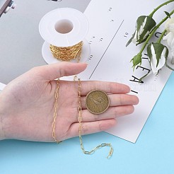 はんだ付けされた真鍮のペーパークリップチェーン  フラットオーバル  描かれた細長いアズキチェーン  長持ちメッキ  スプールで  18KGP本金メッキ  6x2.5~3x0.5mm  約16.4フィート（5m）/ロール&nbsp;CHC-G005-06G