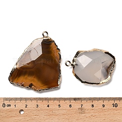 天然石瑪瑙ビッグサイズペンダントトップ  鉄製の金具が付いたファセット加工されたナゲットチャーム  ゴールドカラー  42~61x24~47x7~10mm  穴：2~3mm&nbsp;G-Z088-04G