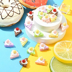 30 個 5 色不透明樹脂模造食品ペンダント  三角イチゴケーキチャーム  プラチナトーンの鉄ループ付き  ミックスカラー  27.5x21.5x19.5mm  穴：2mm  6個/カラー&nbsp;RESI-CJ0003-45