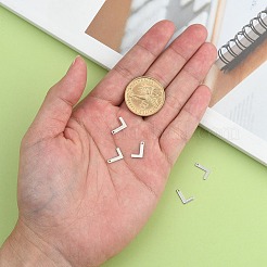 変色しにくい304ステンレススチールの文字チャーム  文字L  11x7.5x0.5mm  穴：1mm&nbsp;LS-STAS-O072-L