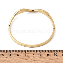 女性用カーブド304ステンレススチールヒンジ付きバングル  イオンプレーティング（ip）  長持ちメッキ  18KGP本金メッキ  内径：2.34x2.03インチ（5.95x5.15cm）&nbsp;BJEW-B168-07G