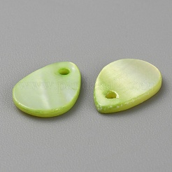 淡水貝殻染めペンダント  ティアドロップチャーム  黄緑  13x9x1.5mm  穴：1.2mm&nbsp;LS-FIND-WH0421-06B