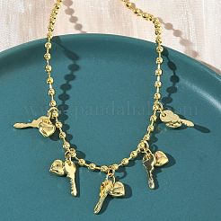 真鍮のキーとハートのペンダントビブネックレス  ラックめっき  長持ちメッキ  カドミウムフリー＆鉛フリー  18KGP本金メッキ  17.64インチ（44.8cm）&nbsp;NJEW-G183-08G