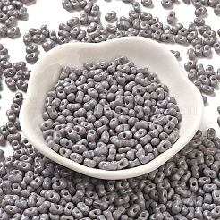 焼付塗装ガラスシードビーズ  ピーナッツ  グレー  5.5~6x3~3.5x3mm  穴：1~1.2mm  約4000個/ポンド&nbsp;SEED-K009-01A-16