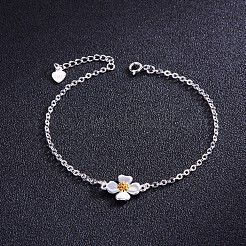 925純銀製のブレスレット  18KGP本金メッキのつぼみが付いた四つ葉のクローバー  プラチナ·ゴールデン  170mm&nbsp;JB174A