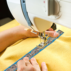 エスニック風刺繍ポリエステルリボン  服飾材料  花柄  ディープスカイブルー  1インチ（24mm）&nbsp;OCOR-WH0080-21A