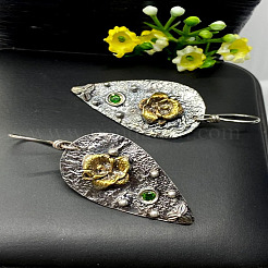 合金とラインストーンのダングルイヤリング  花模様の涙  アンティークシルバー  50x21mm&nbsp;FS-WGD70E2-01