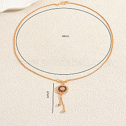 ボヘミアンスタイルの真鍮マイクロパヴェカラフルキュービックジルコニアコンパスペンダントネックレス  ゴールドカラー  17.32インチ（44cm）&nbsp;WT2954