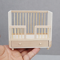 木製ベビーベッドのミニチュア装飾品  マイクロランドスケープホームドールハウスアクセサリー  小道具の装飾のふりをする  古いレース  110x64x99mm&nbsp;PW-WGC84EF-01