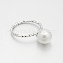 結婚式のアクセサリー類のための真鍮アクリルパール指輪  プラチナメッキ  16mm&nbsp;LS-RJEW-J061-P