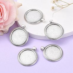 チベット風合金カボションセッティングペンダント  カドミウムフリー＆鉛フリー  フラットラウンド  アンティークシルバー  トレイ：25mm  37x32x2mm  穴：4mm&nbsp;X-TIBEP-N003-71AS